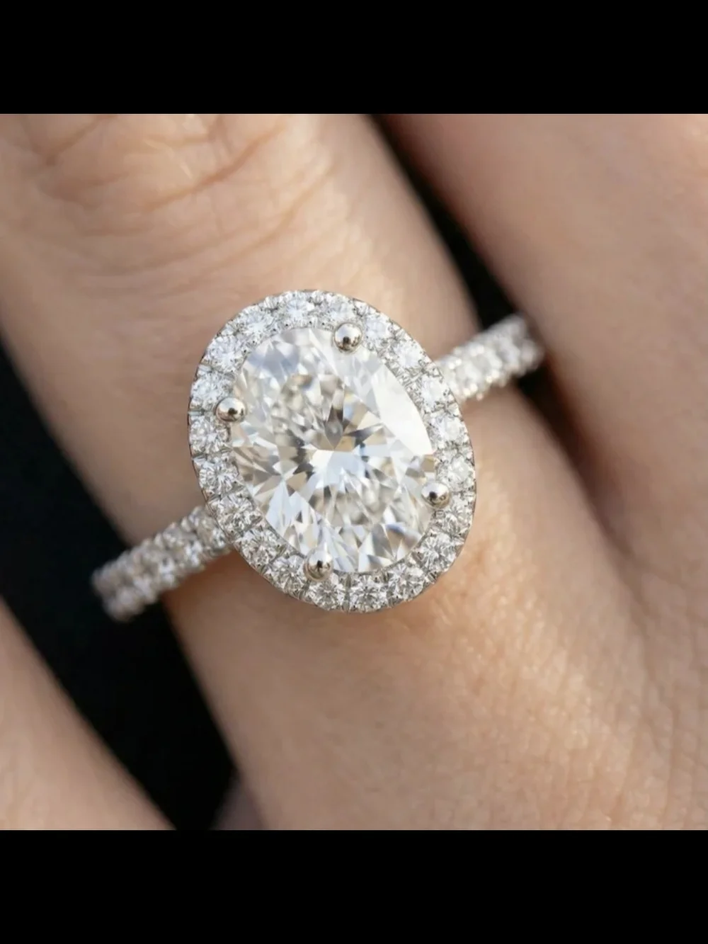 VVS1 1.5 CT* Halo Pave Oval-cut Moissanite Ring Size 8 US*